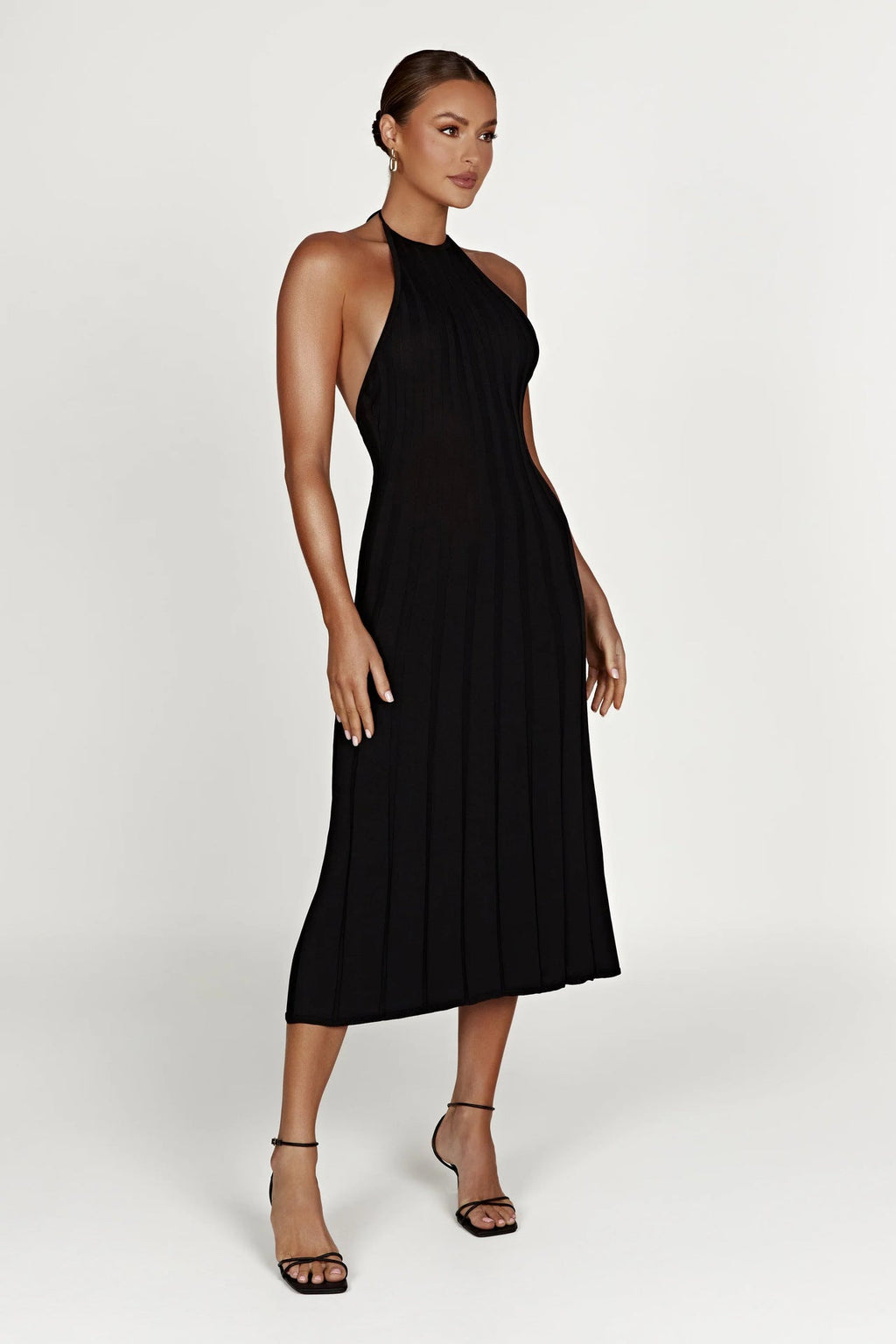 Robe midi plissée col licou dos nu - Dalila