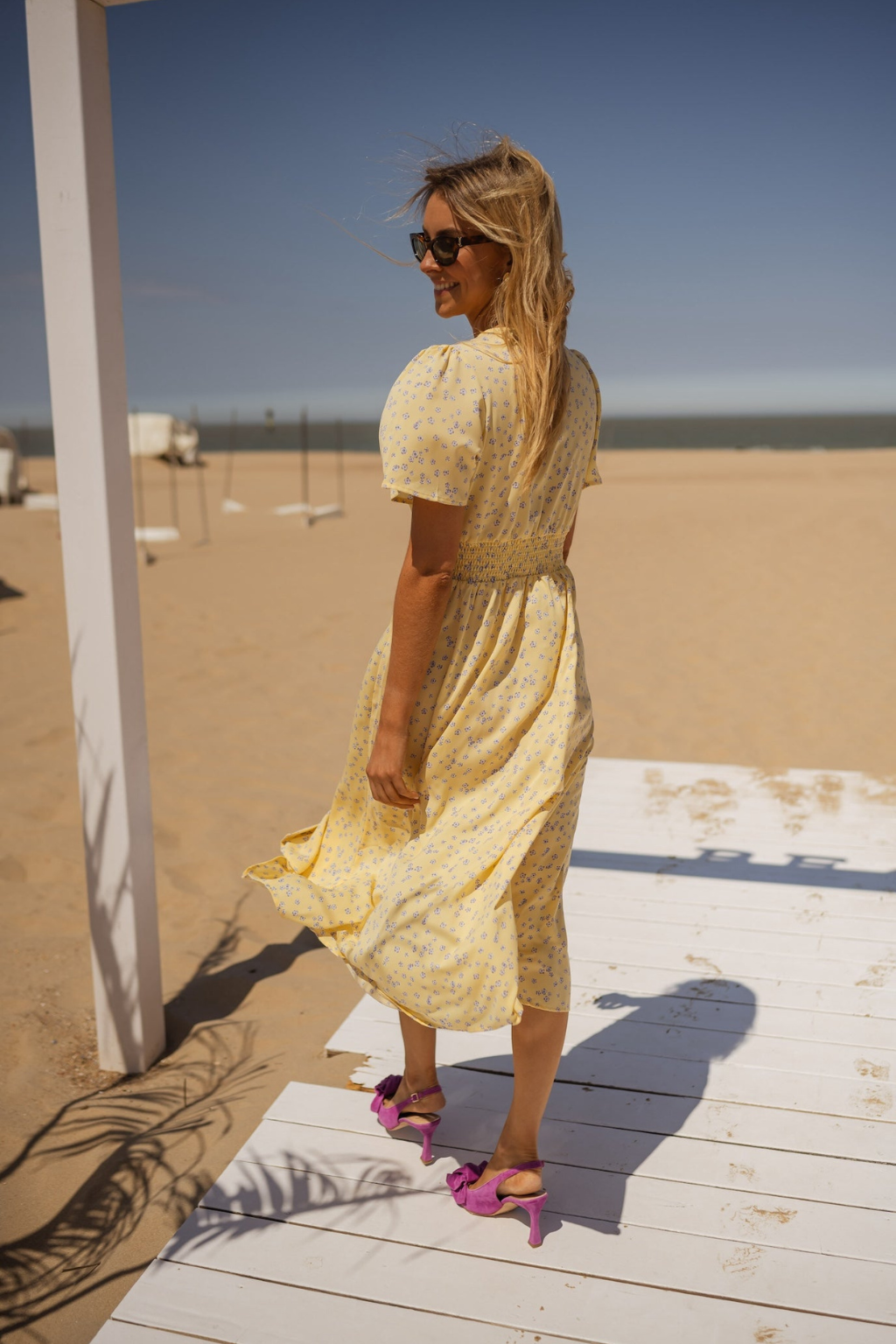 Robe midi décolleté en V fente devant imprimé délicat fluide - Lamal