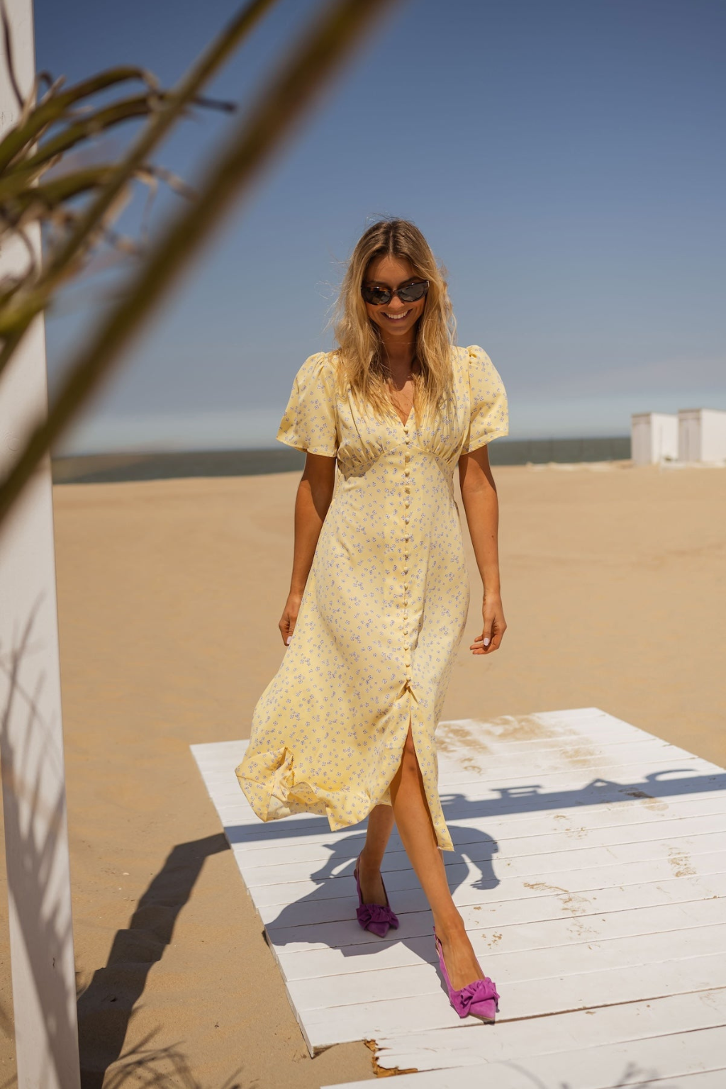 Robe midi décolleté en V fente devant imprimé délicat fluide - Lamal