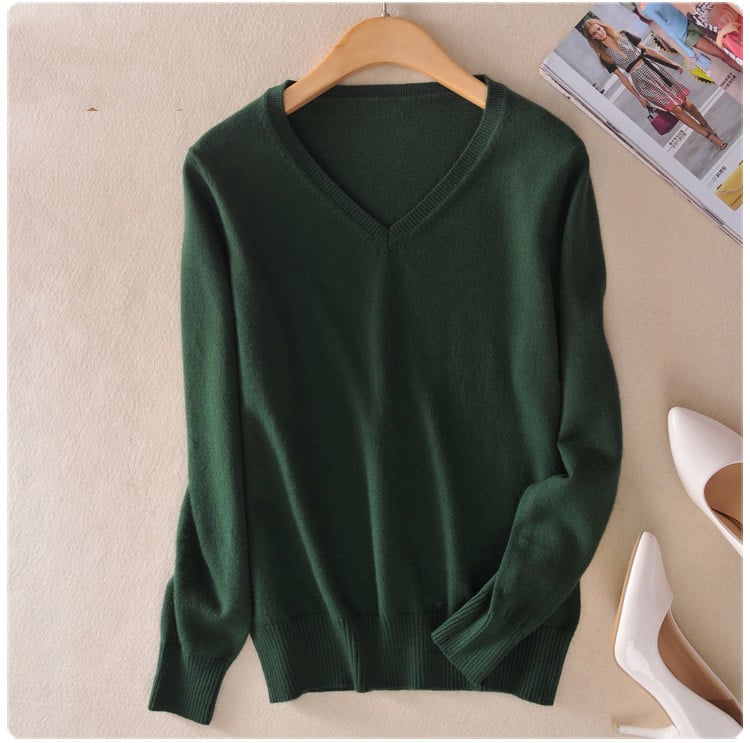 Pull in maille con col en V, texture fine et régulière, coupe adaptée et facile à assortir - Anika