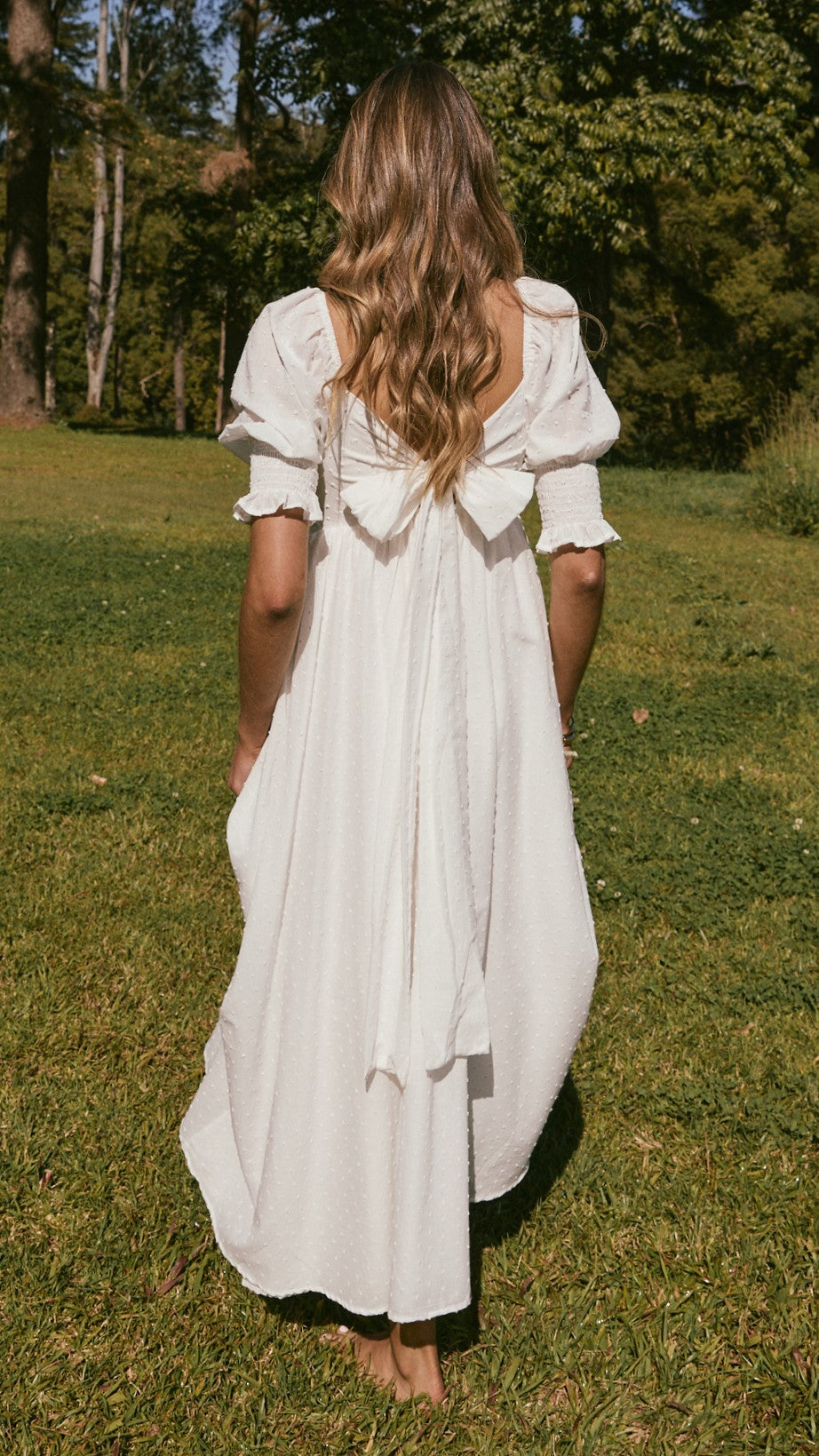 Vestido midi blanco mujer hombros descubiertos cuerpo fruncido mangas abullonadas - Renata