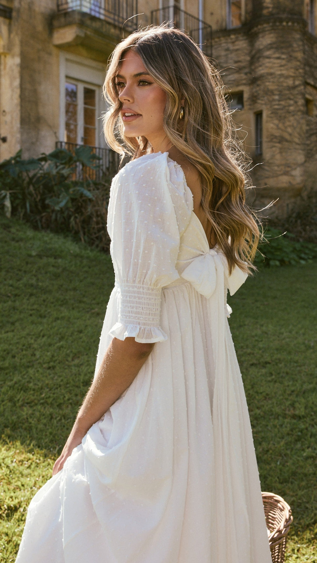 Vestido midi blanco mujer hombros descubiertos cuerpo fruncido mangas abullonadas - Renata