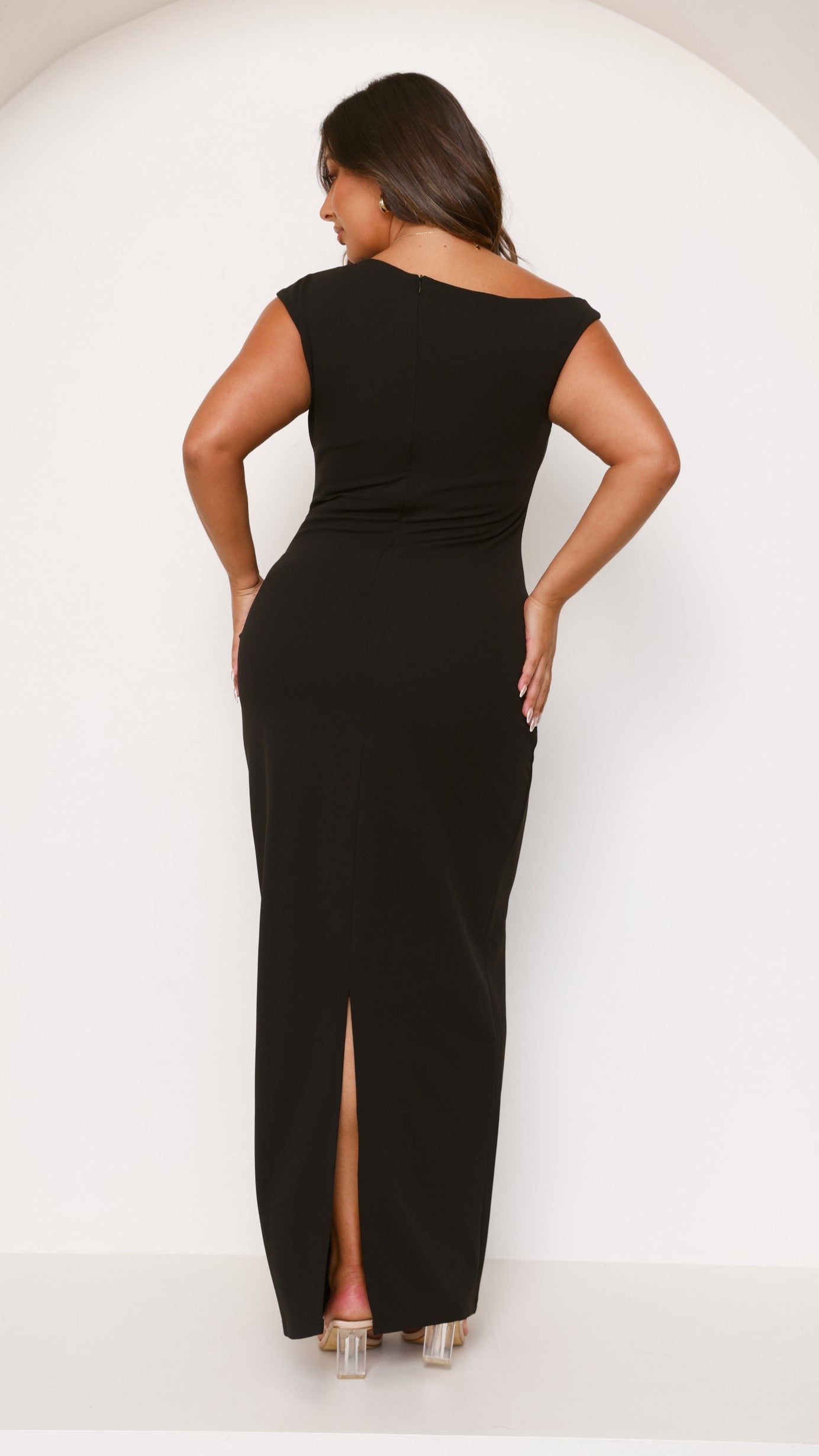 Vestido largo mujer escote alto asimétrico fruncido lateral sin mangas gala - Karely