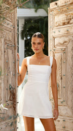 Mini-robe blanche à encolure carrée - Luoa