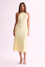Robe midi plissée col licou dos nu - Dalila