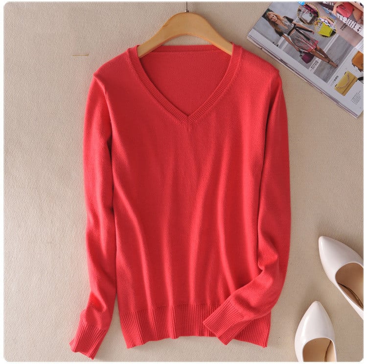 Pull in maille con col en V, texture fine et régulière, coupe adaptée et facile à assortir - Anika