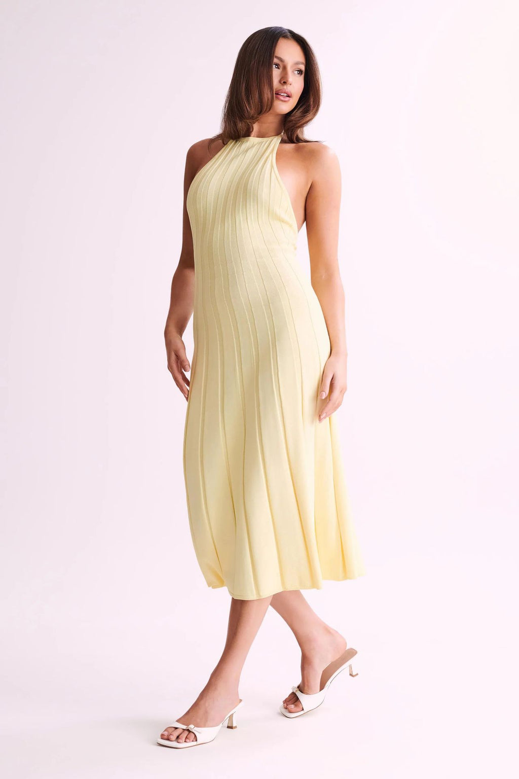 Robe midi plissée col licou dos nu - Dalila
