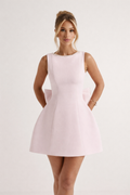 Robe courte dos ouvert nœud dos sans manches pour soirée et dîner - Roxana