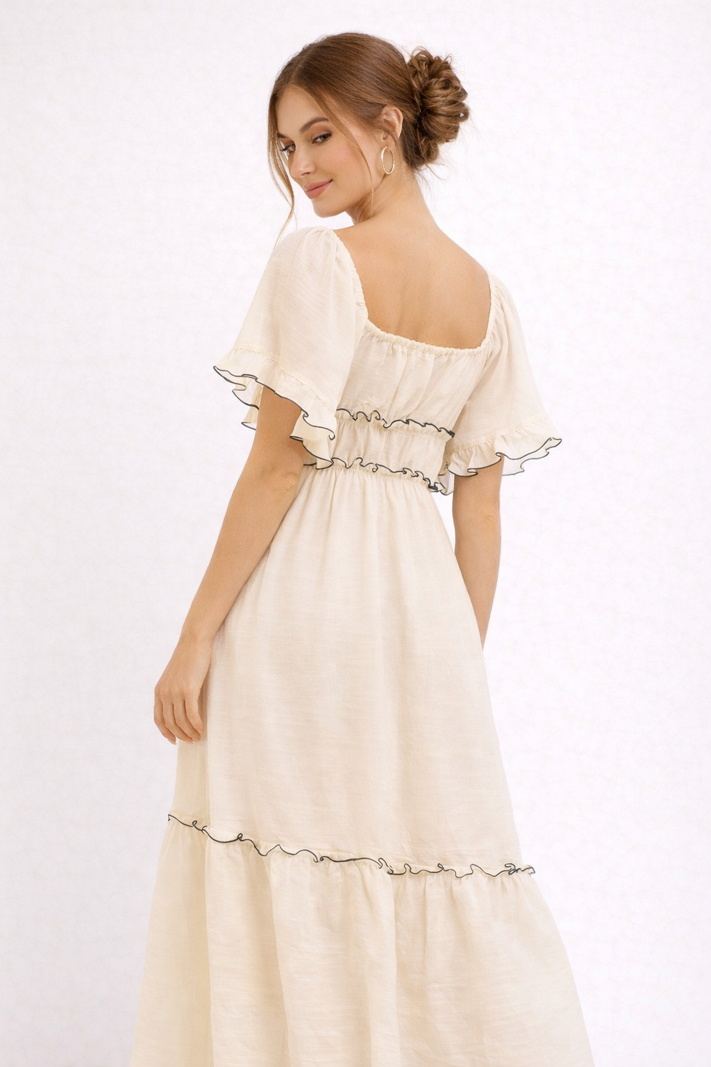 Robe en Tissu à Longueur Midi avec Manches Courtes et Ourlet à Volants Raffinés - Elisa