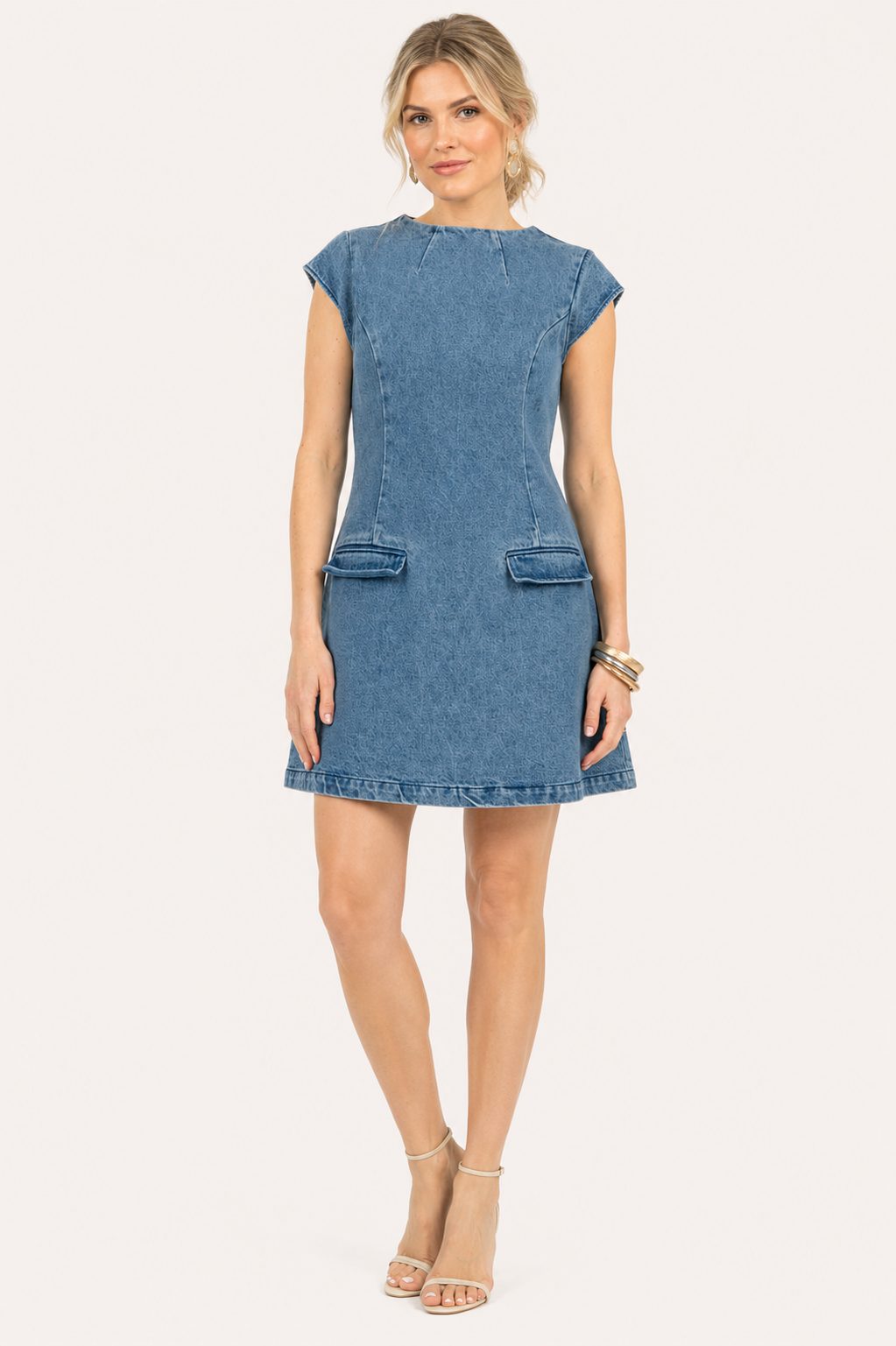 Robe courte denim manches courtes boutonnée coutures verticales contemporaine sorties - Loreen
