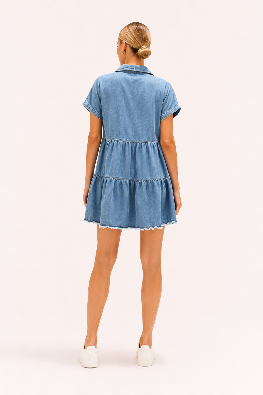 Robe courte denim col revers manches courtes jupe étages ourlet effiloché vacances - Heike