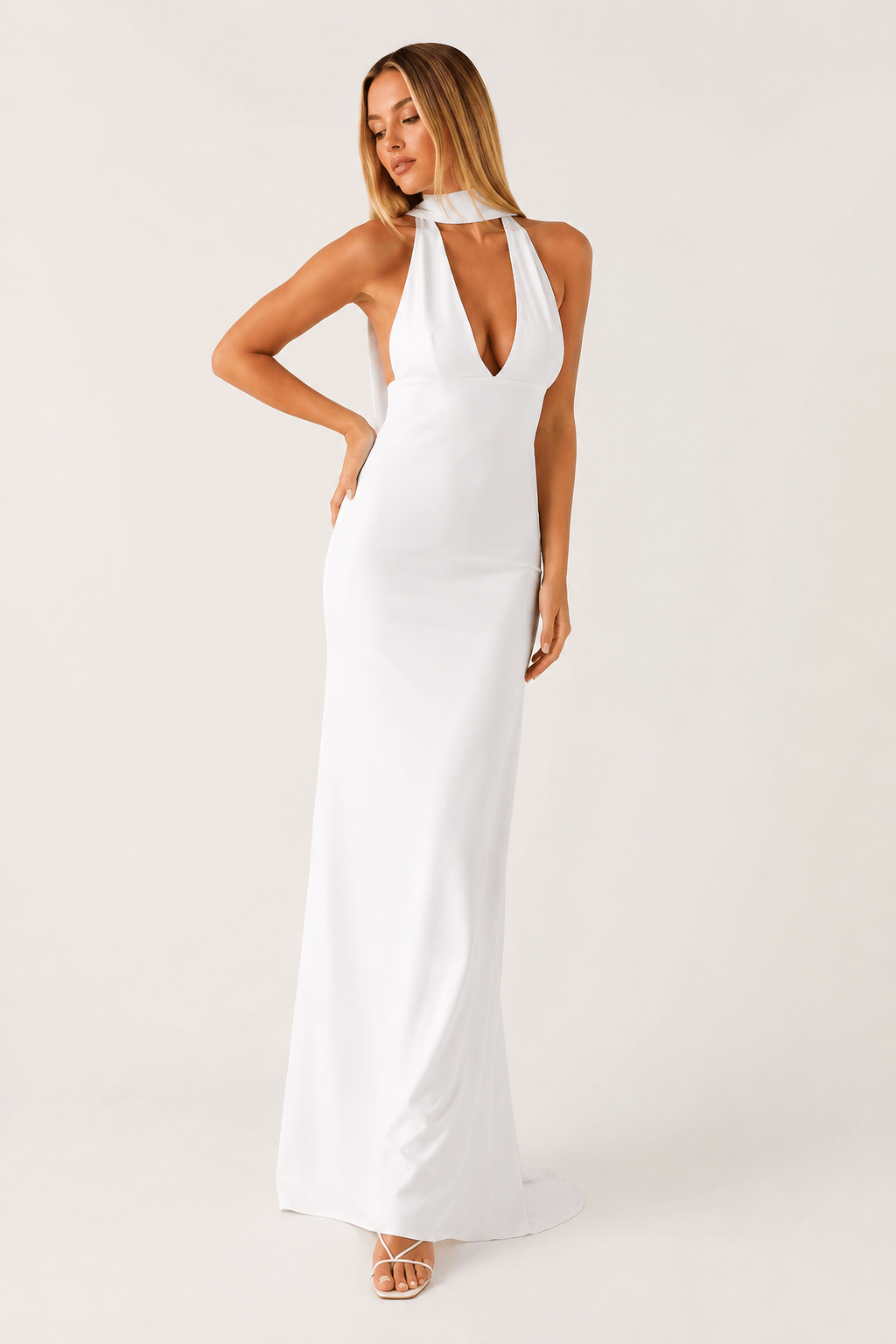 Robe longue femme encolure licou dos ouvert coupe ajustée mariage et soirée - Alessa