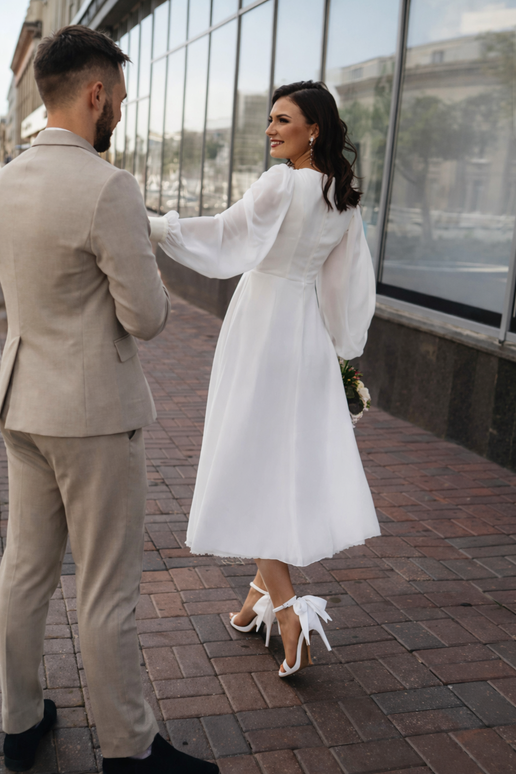 Robe midi manches bouffantes décolleté en V pour mariage - Elsa