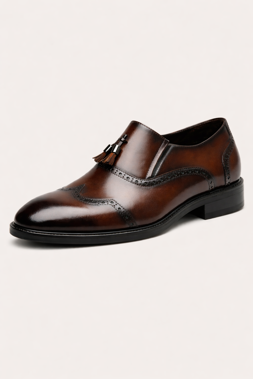Mocassins in cuir con glands et bord perforé et silhouette formelle pour hommes - Almeric