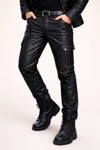 Pantalon cargo in cuir synthétique con poches cargo et fini aspect cuir - Darsen