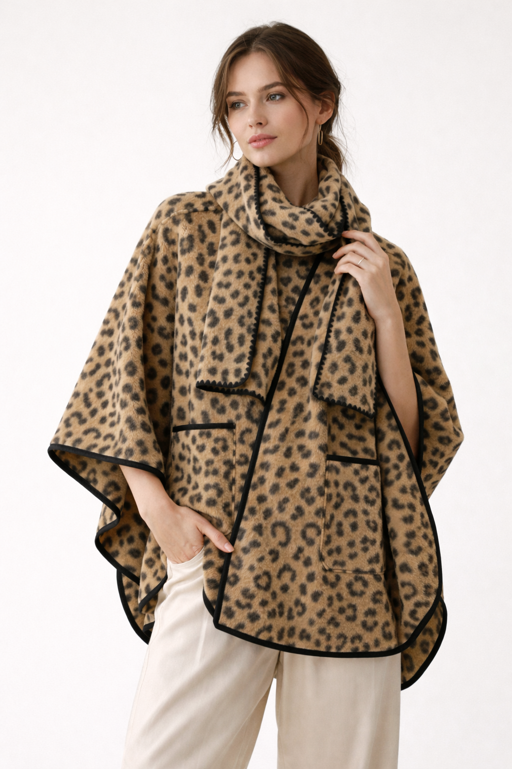 Cardigan poncho in peluche con motifs géométriques texturés et doux au toucher - Helena