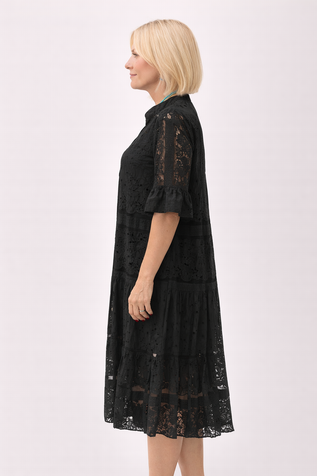 Robe femme broderies décoratives boutonnage devant détails ajourés - Merker