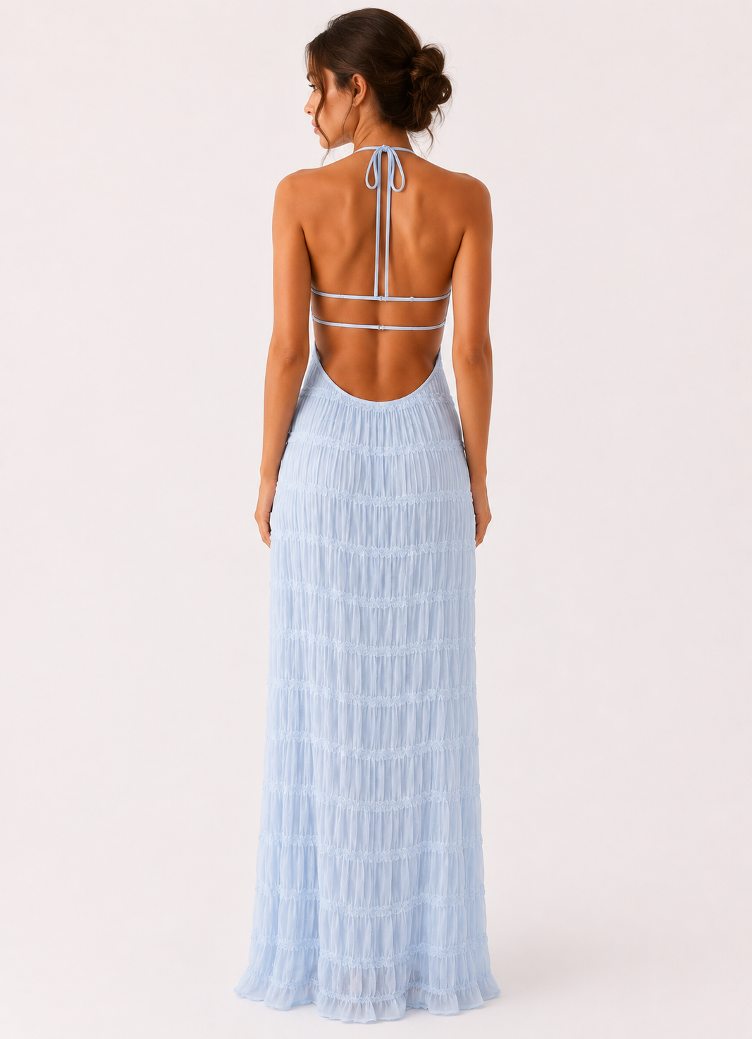 Robe longue d'été plissée avec un élégant col licou - Tilda