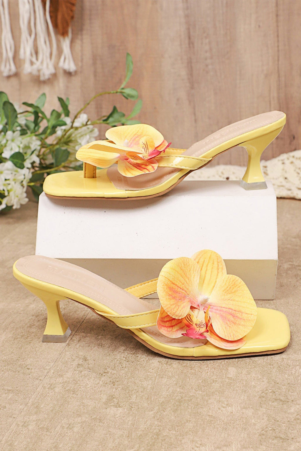 Sandales en cuir à application florale et bout ouvert pour occasions spéciales - Luciana