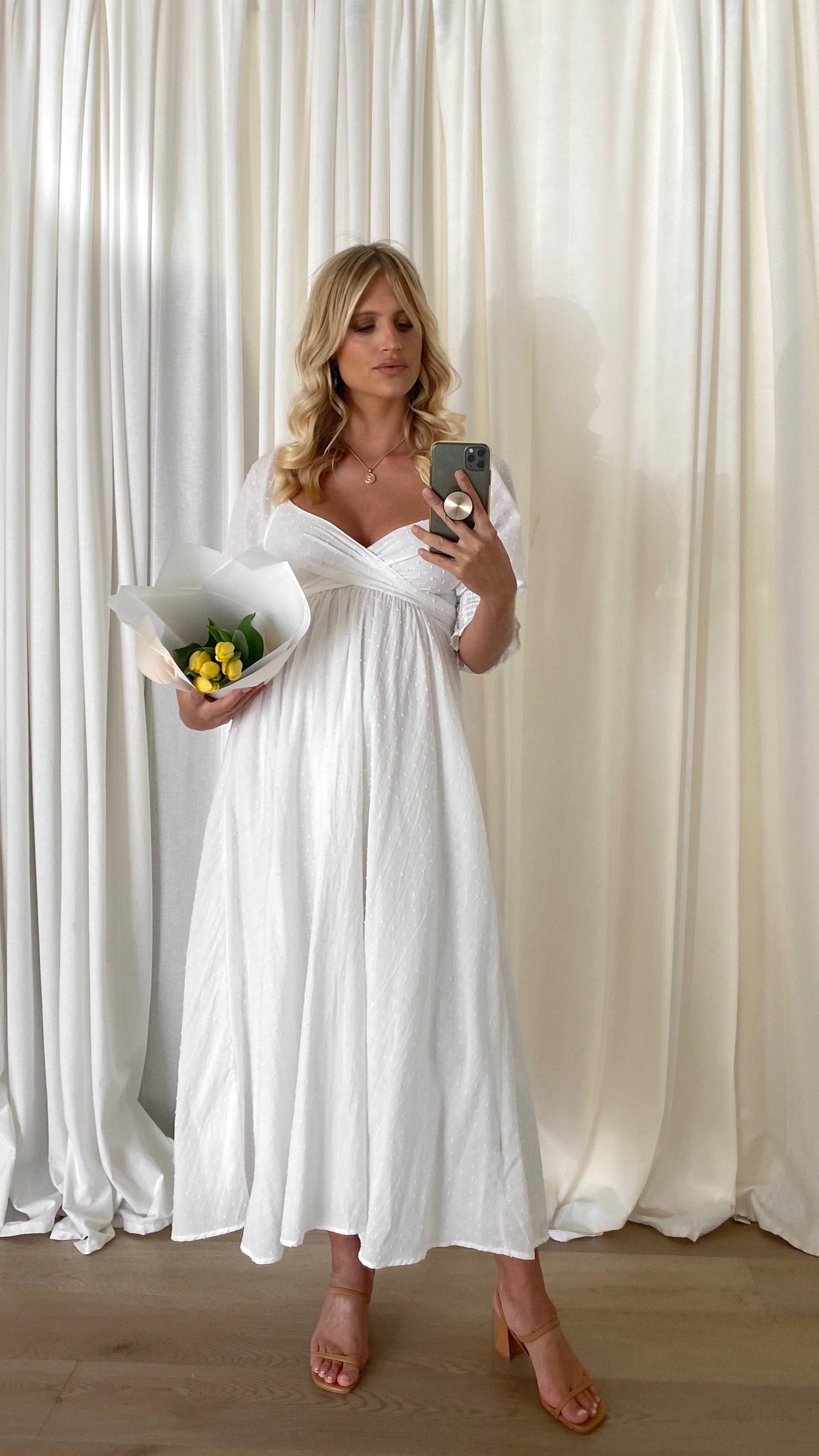 Vestido midi blanco mujer hombros descubiertos cuerpo fruncido mangas abullonadas - Renata