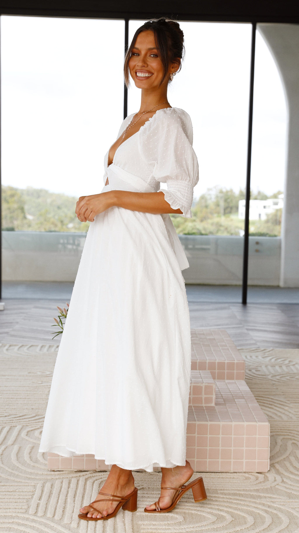 Vestido midi blanco mujer hombros descubiertos cuerpo fruncido mangas abullonadas - Renata