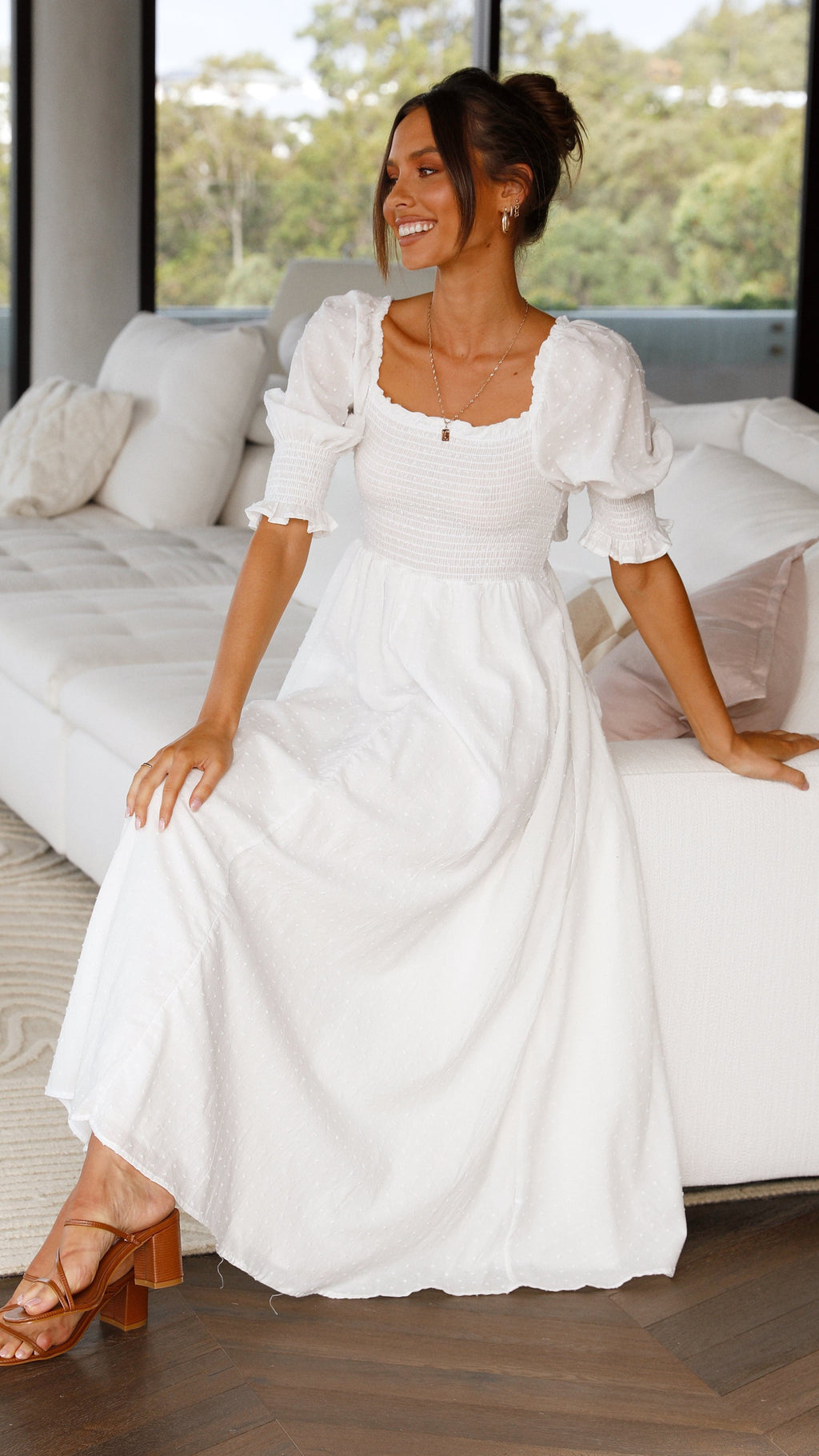 Vestido midi blanco mujer hombros descubiertos cuerpo fruncido mangas abullonadas - Renata