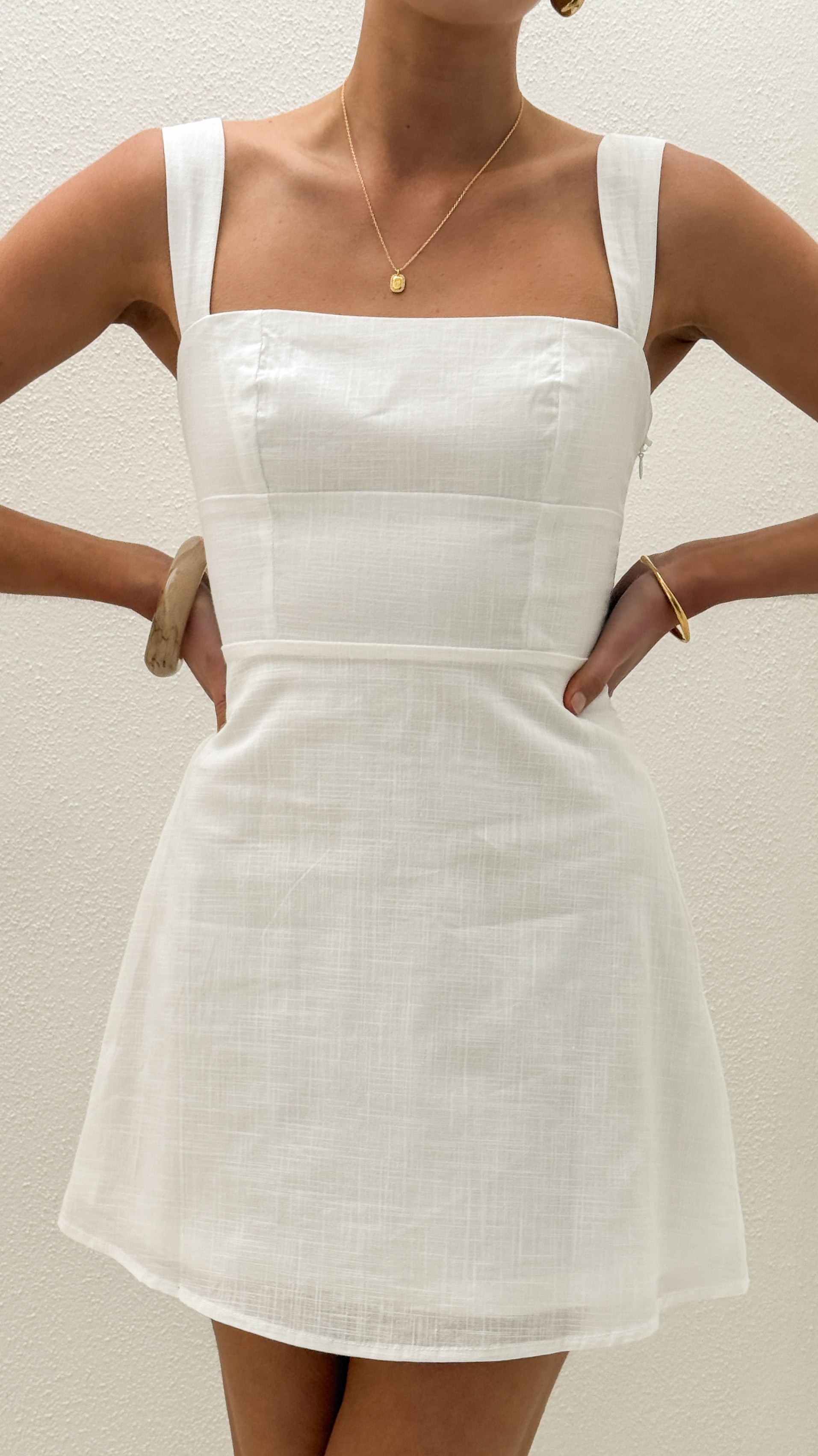 Vestido mini blanco mujer escote cuadrado tirantes regulables banda elástica espalda - Luoa
