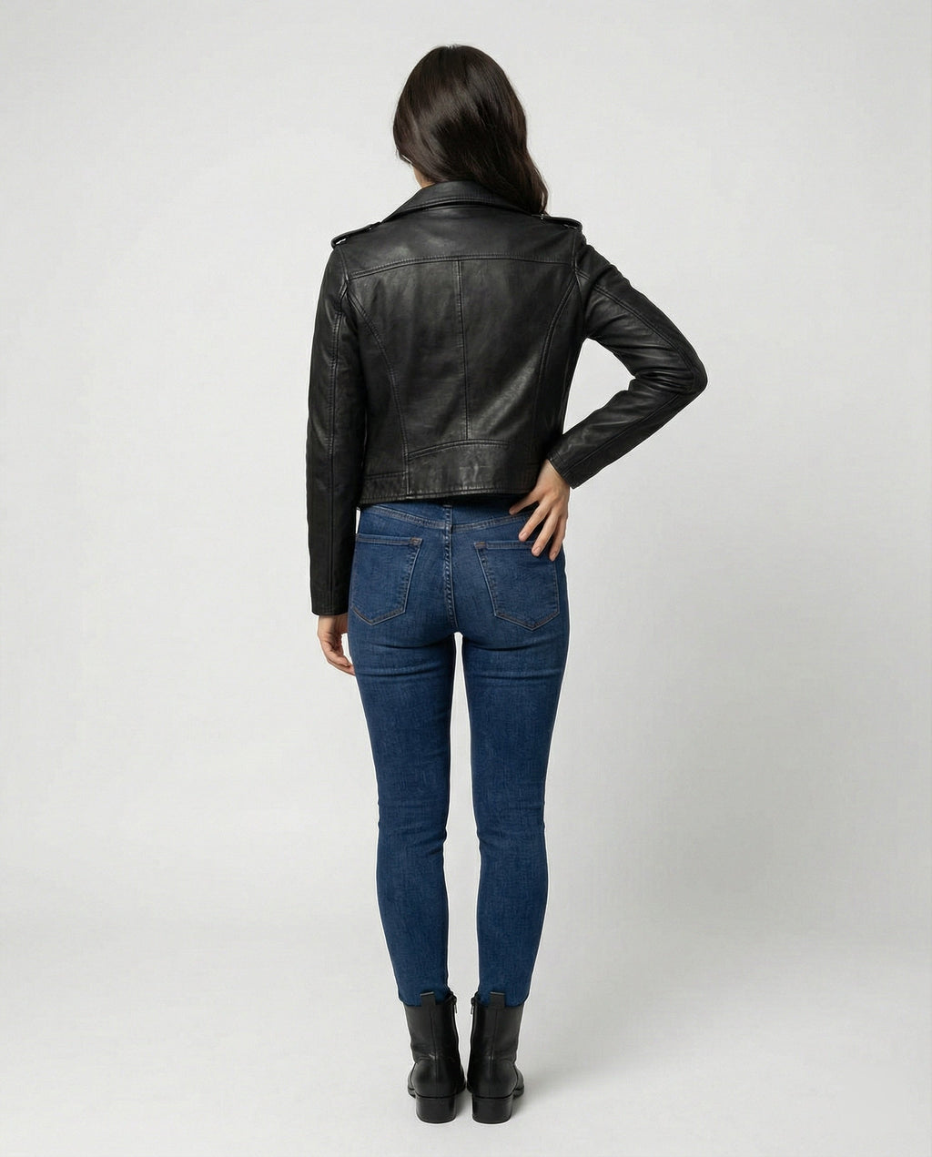 Veste en cuir motard pour femme, coupe moderne et ajustée, coutures renforcées - Riva