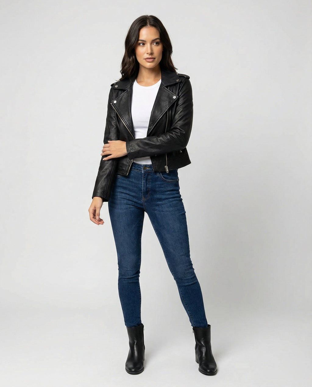 Veste en cuir motard pour femme, coupe moderne et ajustée, coutures renforcées - Riva