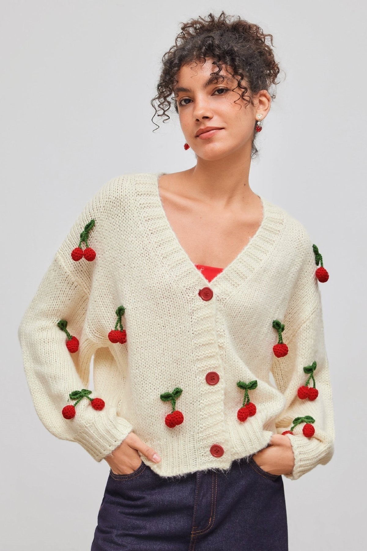 Cardigan ample femme maille col V applications cerises - Frieda