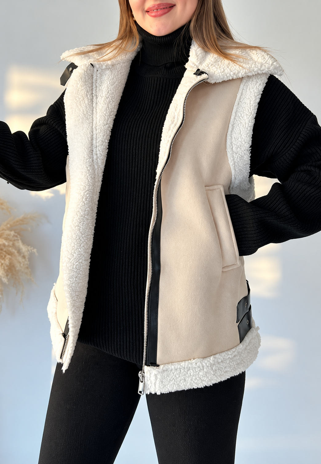 Gilet femme effet daim col fourrure boucles latérales - Lisette