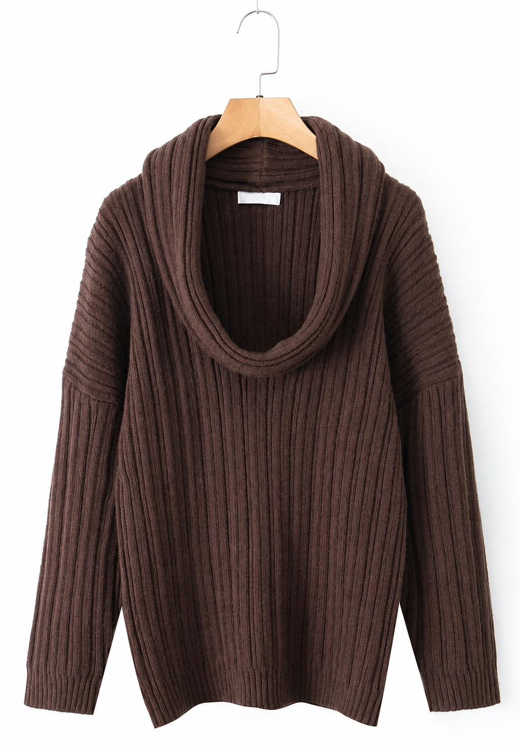 Pull femme encolure asymétrique épaule dénudée moderne - Séverine