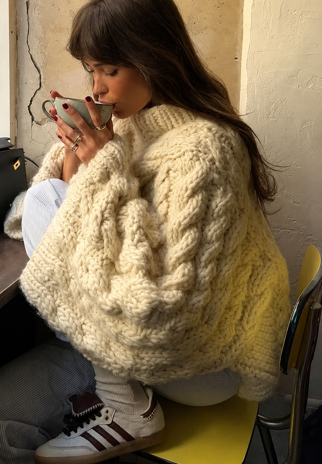 Pull oversize femme maille torsadée manches évasées col montant - Nerina