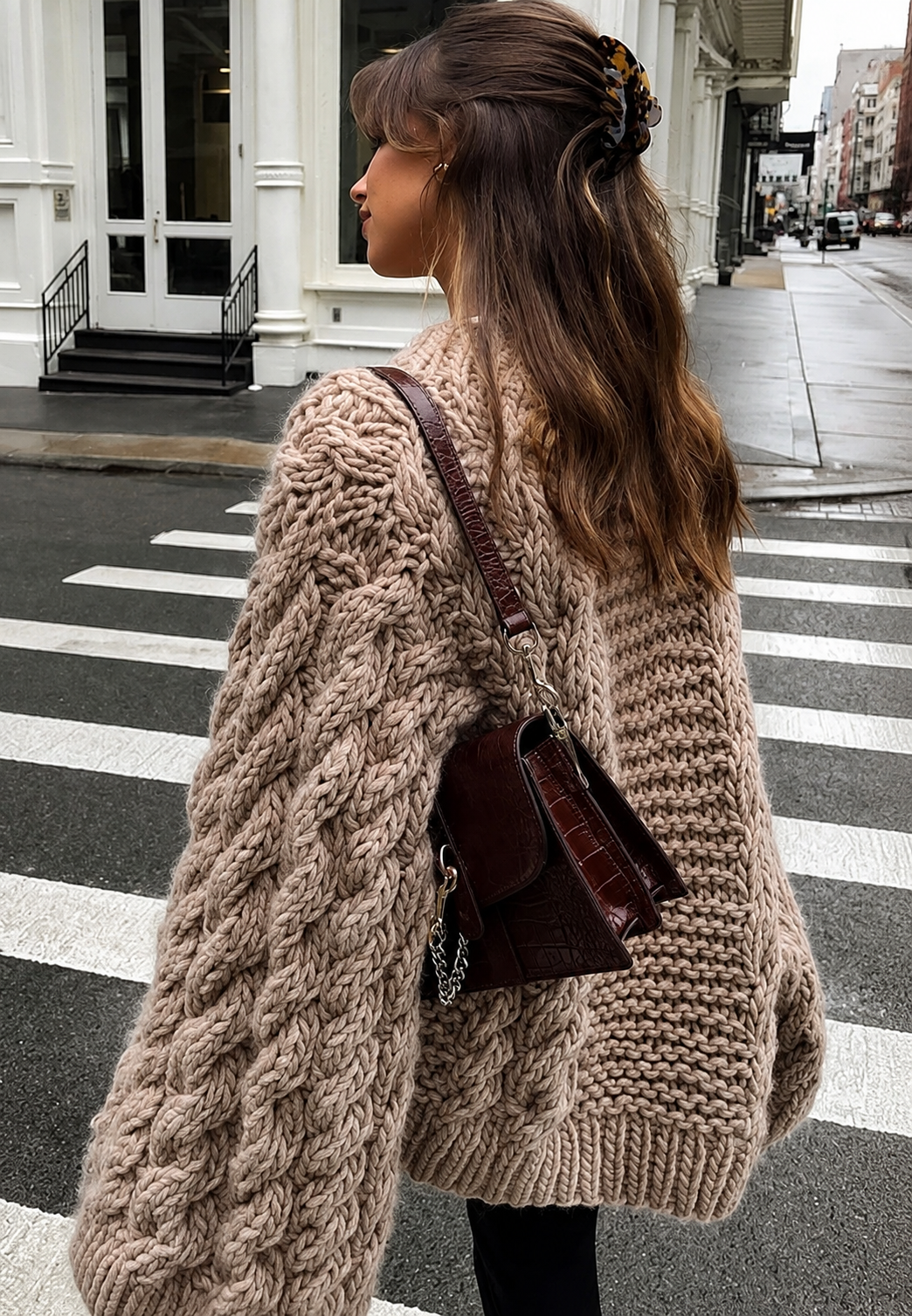 Pull oversize femme maille torsadée manches évasées col montant - Nerina