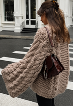 Pull oversize femme maille torsadée manches évasées col montant - Nerina