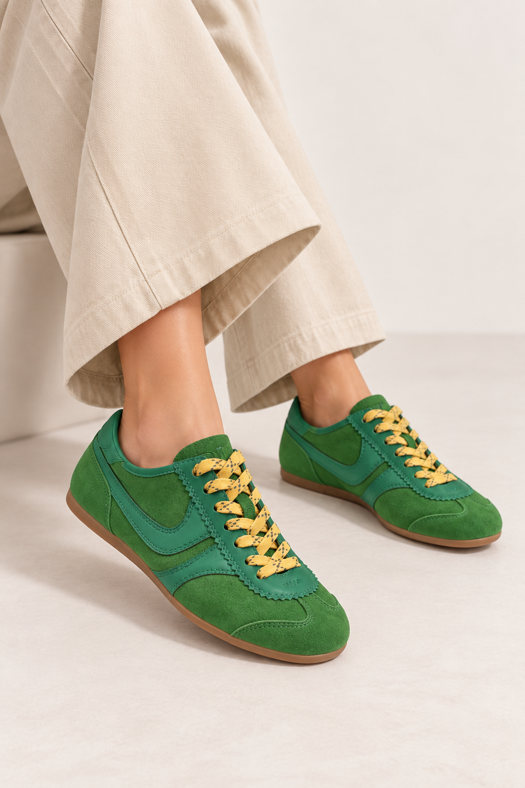 Baskets rétro barefoot femme empiècements contrastés souples - Alinda